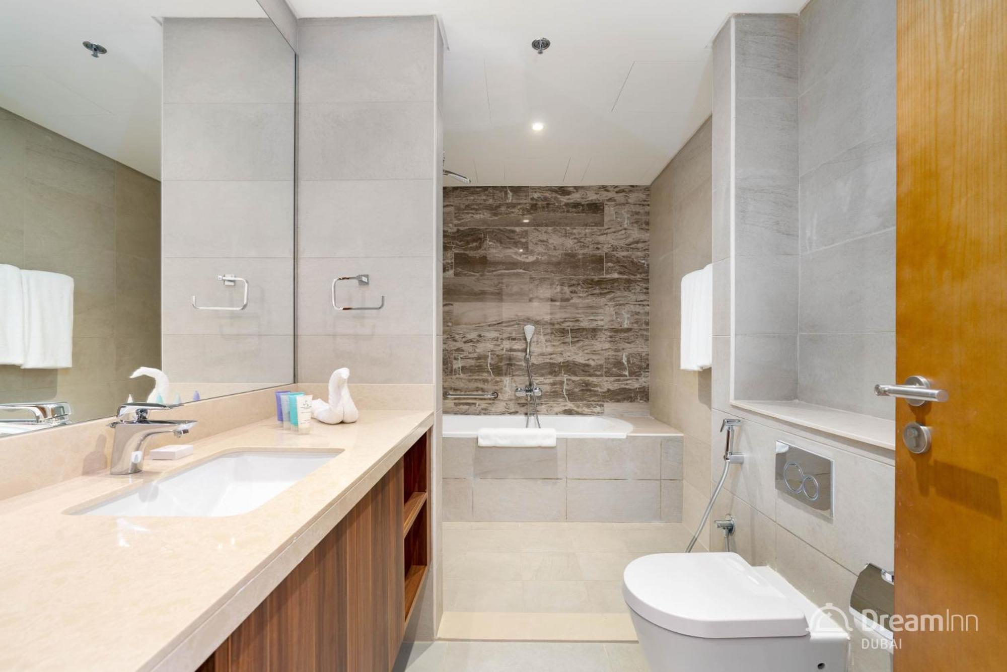 Dream Inn Apartments - Mina By Azizi Dubai Buitenkant foto