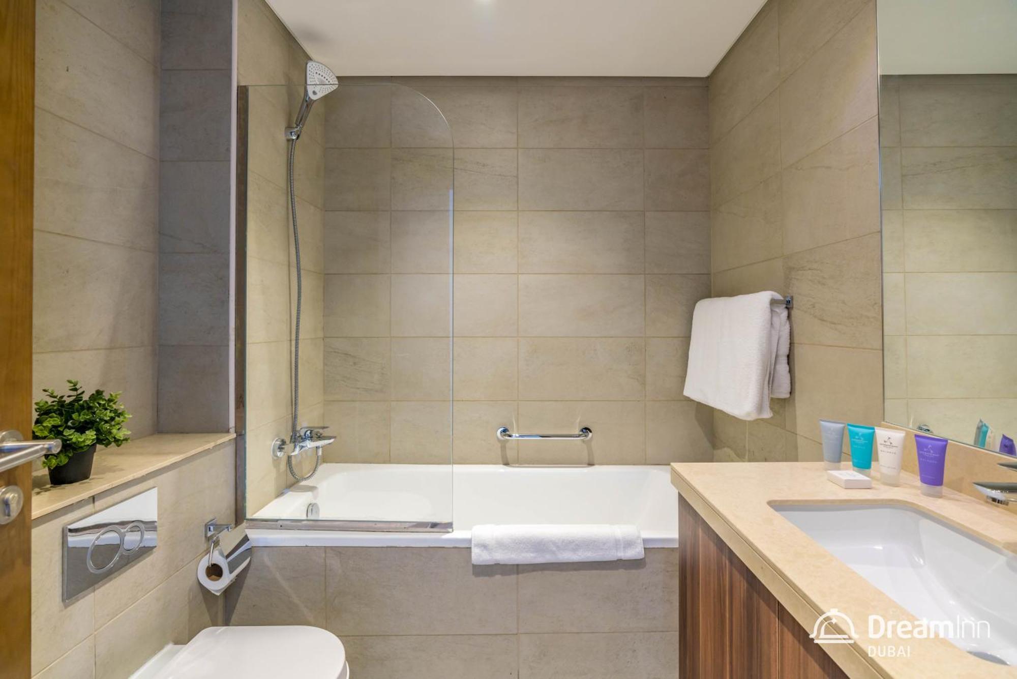 Dream Inn Apartments - Mina By Azizi Dubai Buitenkant foto